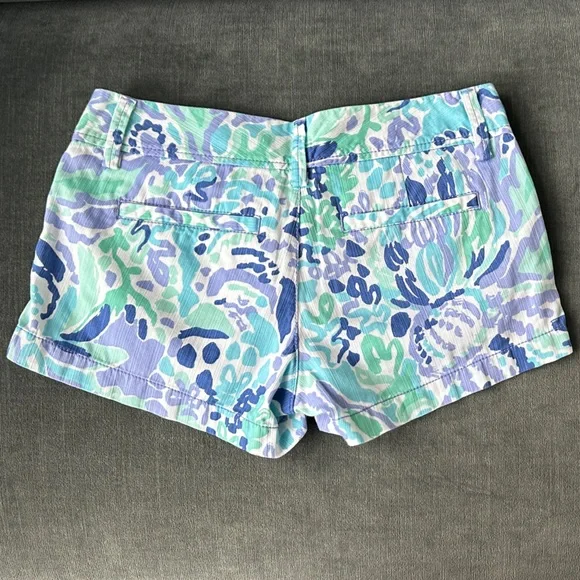 Lilly Pulitzer Walsh Printed Shorts, size 00 - Picture 2 of 3